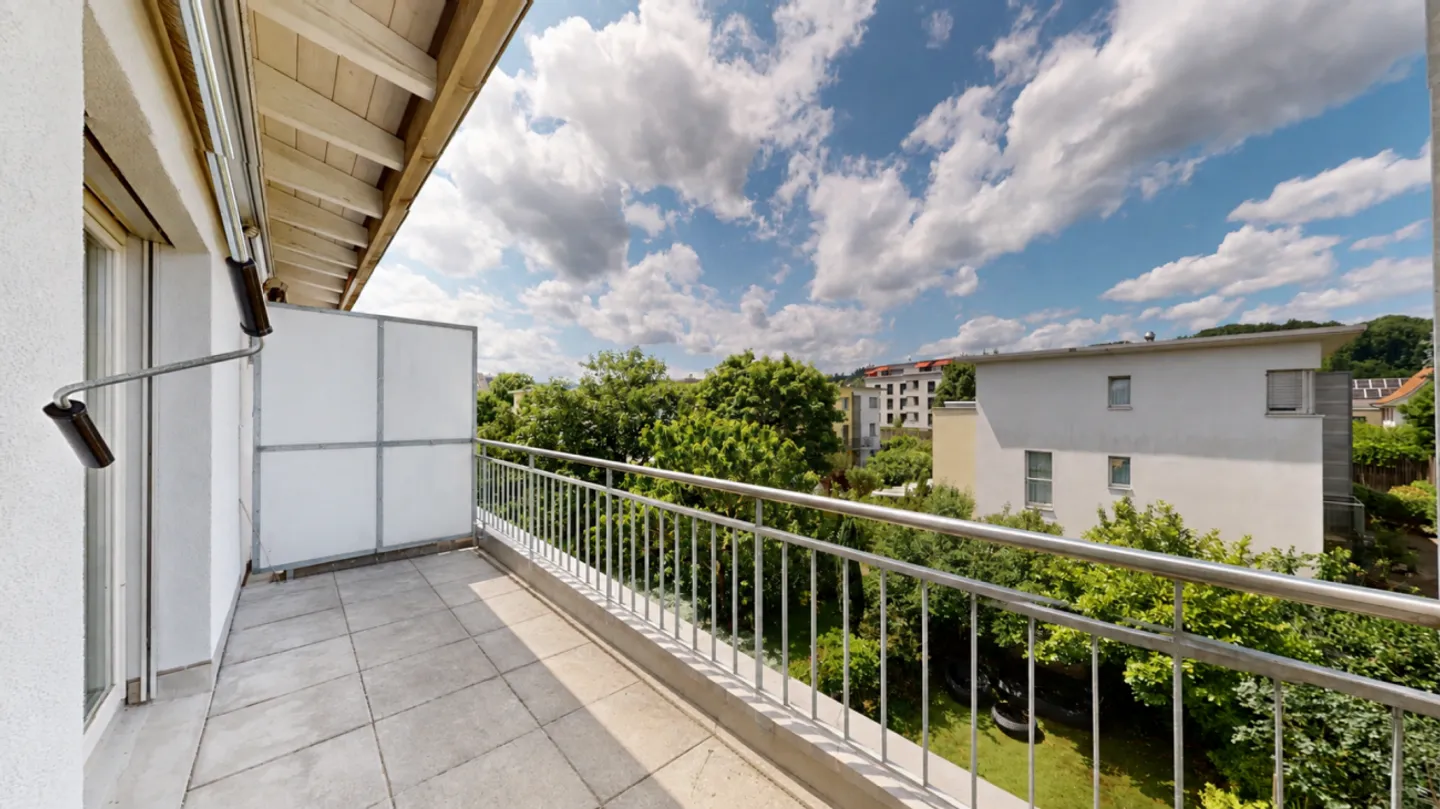 5.5-Room Terraced Single-Family House with Conservatory, Terrace, and Well-Maintained Garden in Reinacherhof - Photo 9 of 12
