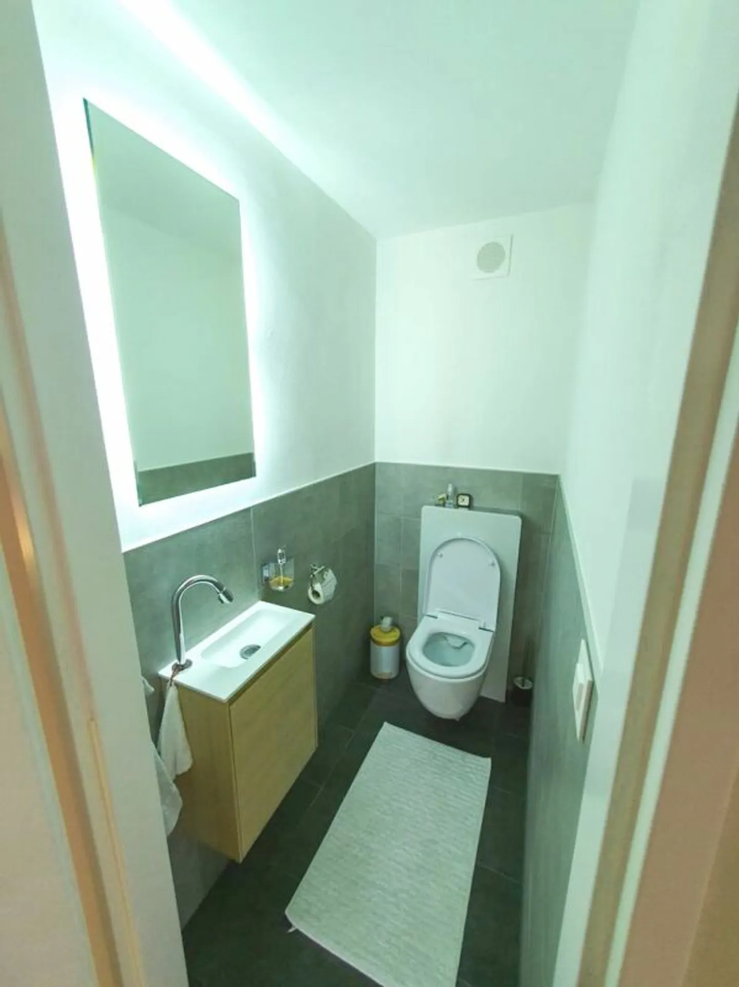 Luxurious 4.5 Room Apartment with a View of the Green - Photo 7 of 13