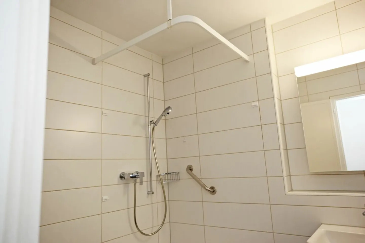 Teilsanierte 1.5-Zimmer-Dachwohnung - Photo 3 of 9