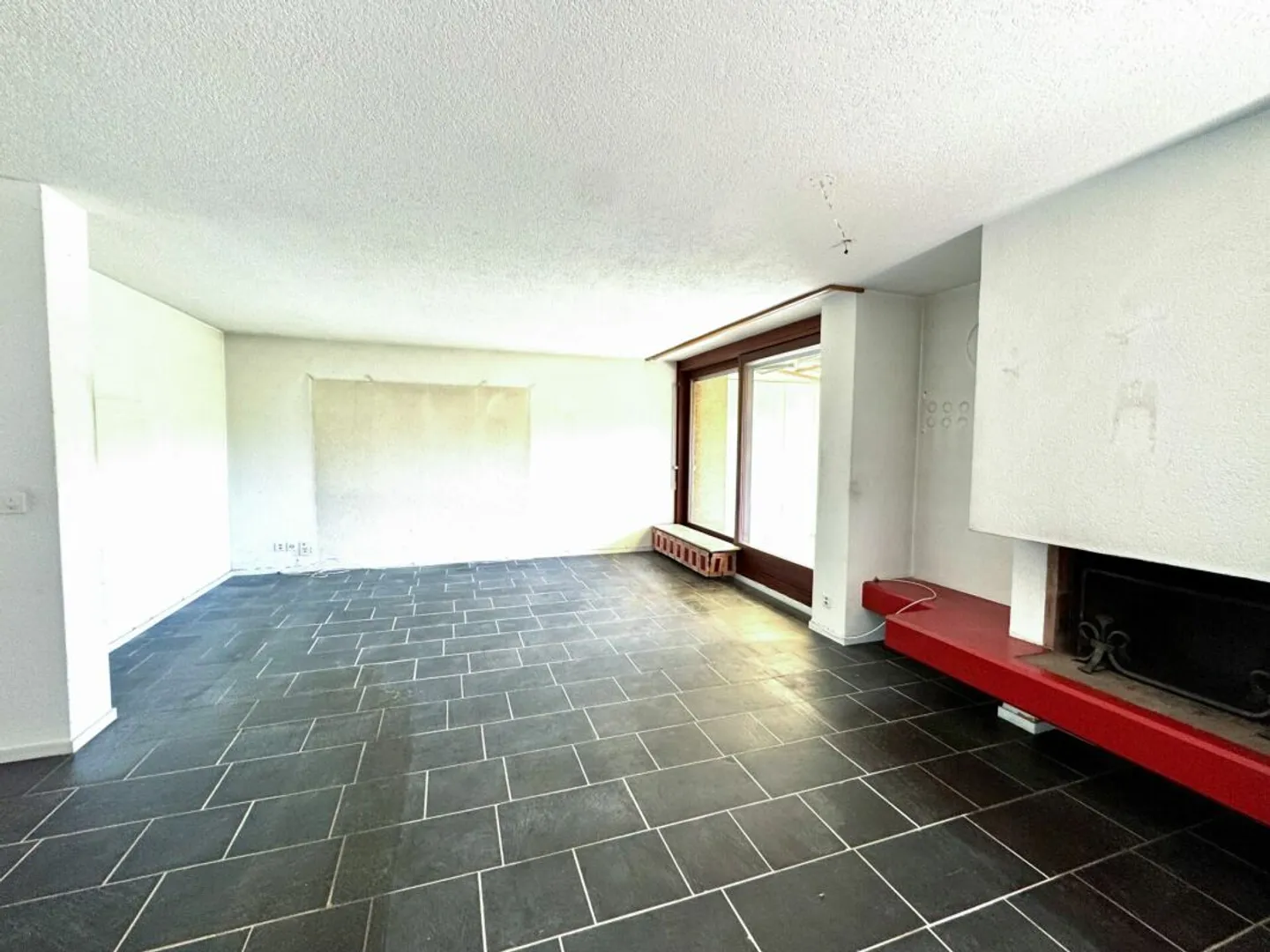 Charming Townhouse with Views - Photo 4 of 13