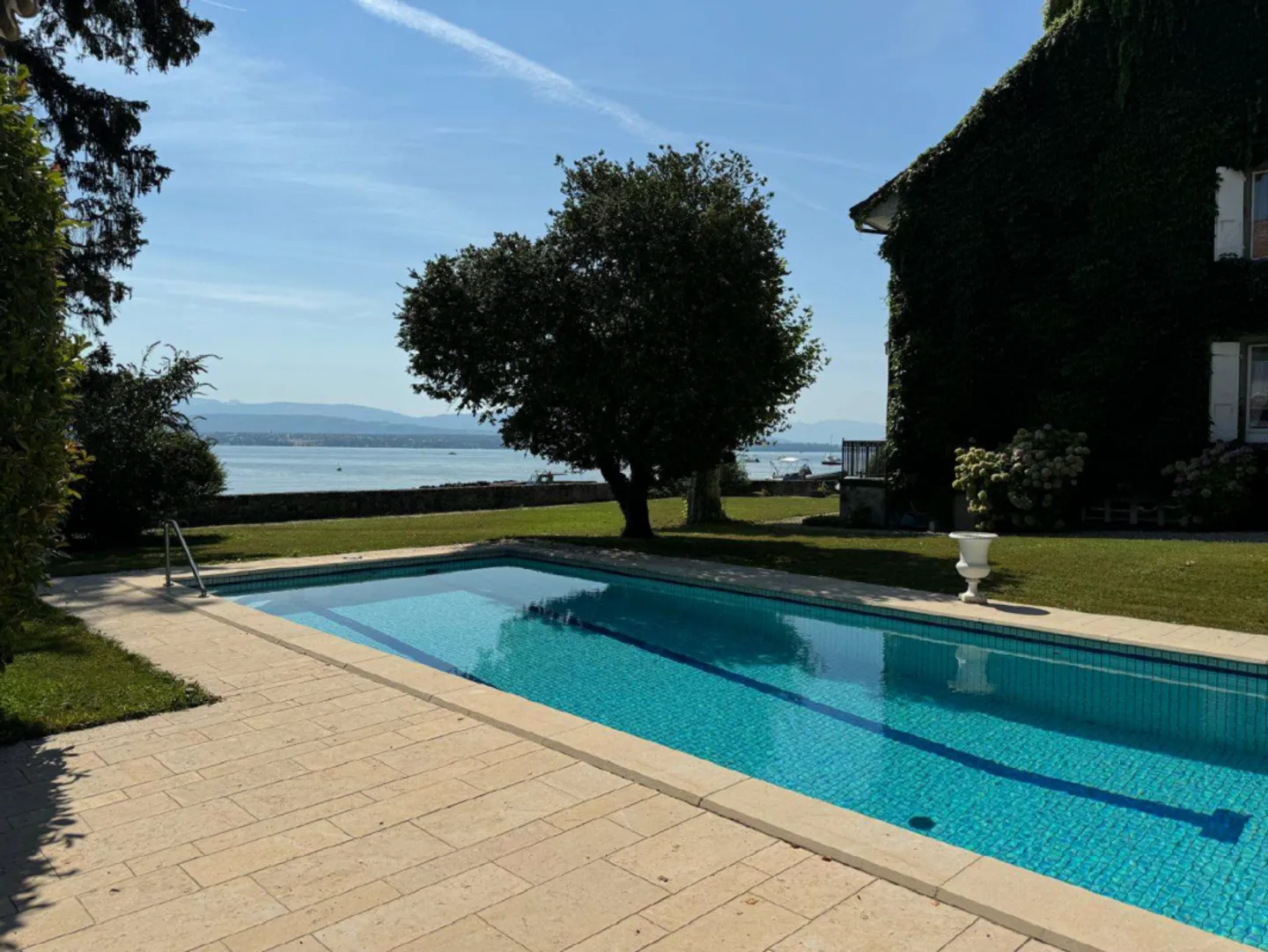 Piedi nell'acqua a Nyon - Foto 3 di 13