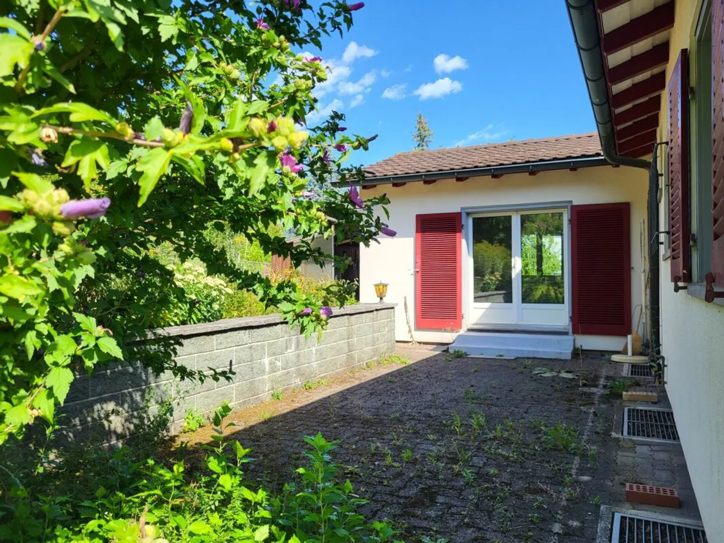 Casa unifamiliare recentemente ristrutturata con grande giardino - Foto 7 di 13