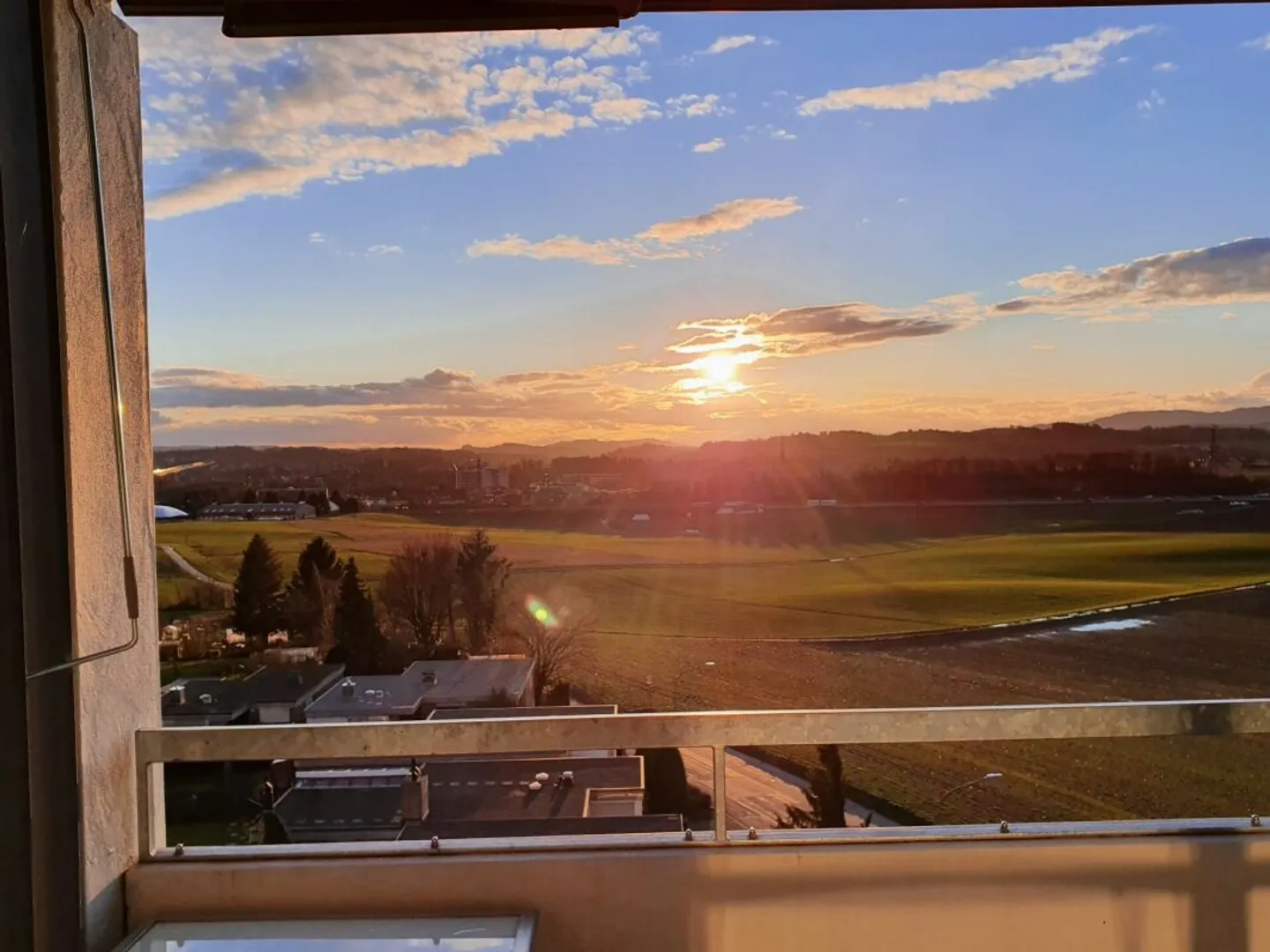 Geräumige Dachwohnung mit Aussicht - Foto 8 von 8