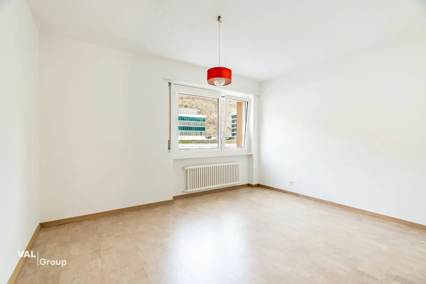 4.5-Zimmerwohnung in Toplage - grosszügige Räume, Balkon und Garage - Photo 4 of 13