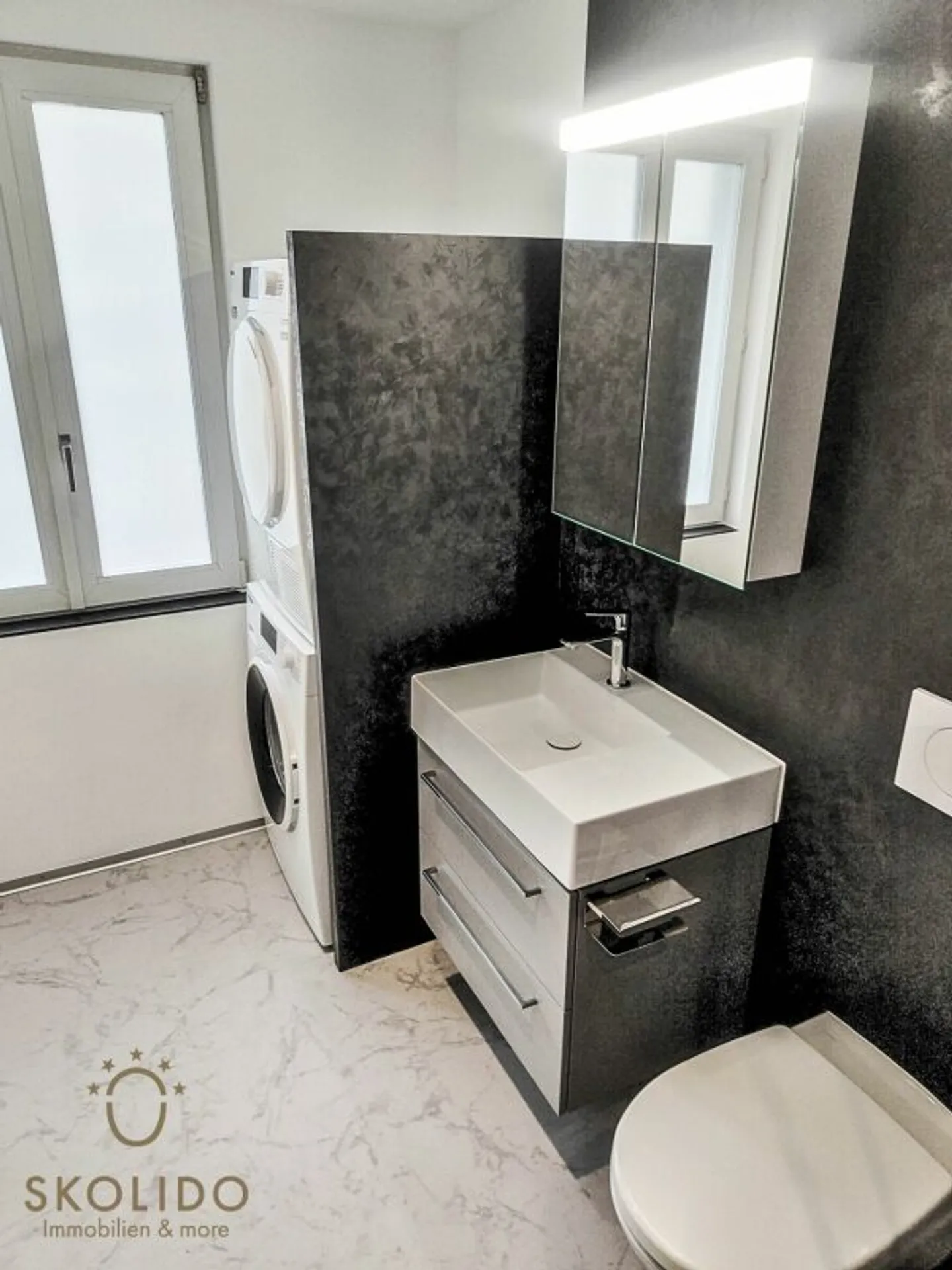 Beautiful, renovated & furnished 3 ½ room maisonette apartment in Visp - Photo 8 of 13