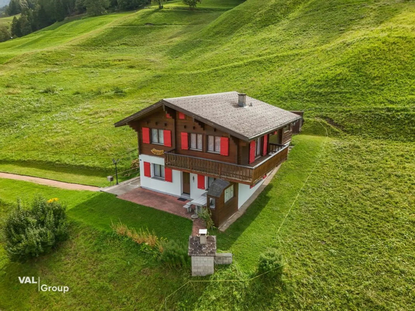 Living in the midst of greenery with plenty of tranquility and quality of life - Photo 1 of 13