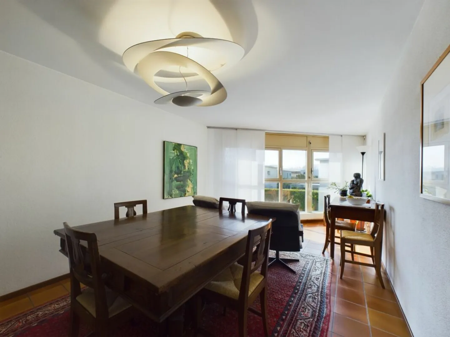 Bright detached house with large garden - Photo 4 of 13