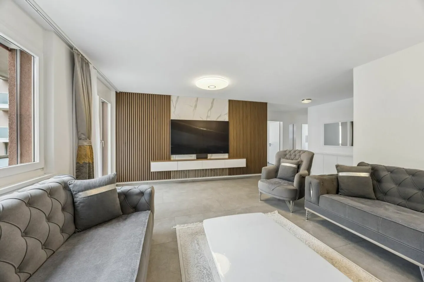 Completamente ristrutturato e fiscalmente vantaggioso: Appartamento da sogno di 4,5 stanze a Benzenschwil - La tua nuova casa! - Foto 1 di 7