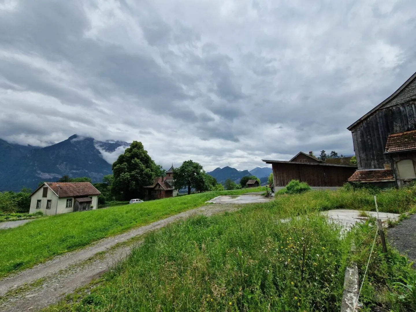 Grundstück mit verschiedenen Nutzungsmöglichkeiten - Foto 1 von 6