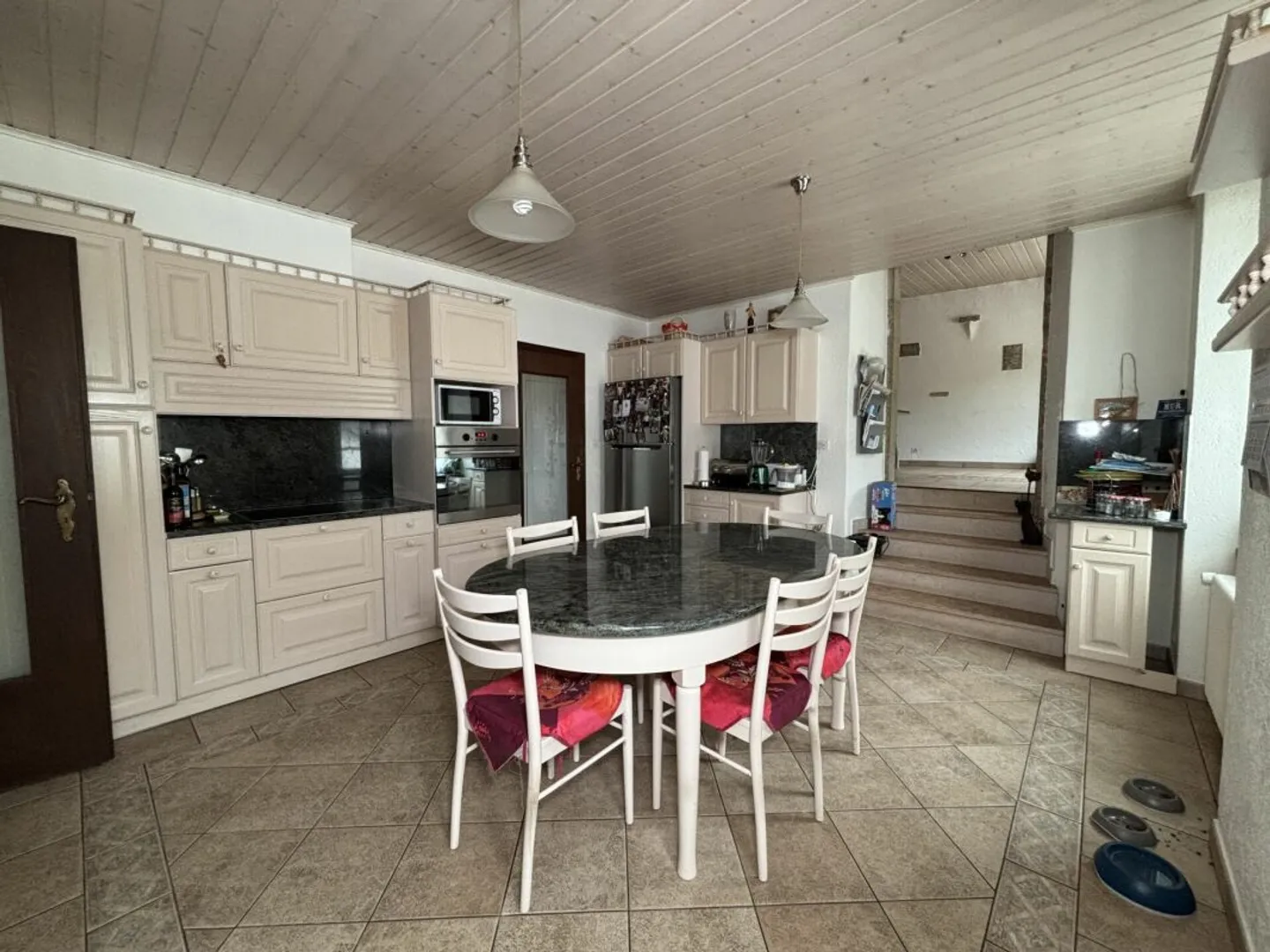 Affascinante casa indipendente di 8 stanze - Foto 5 di 13