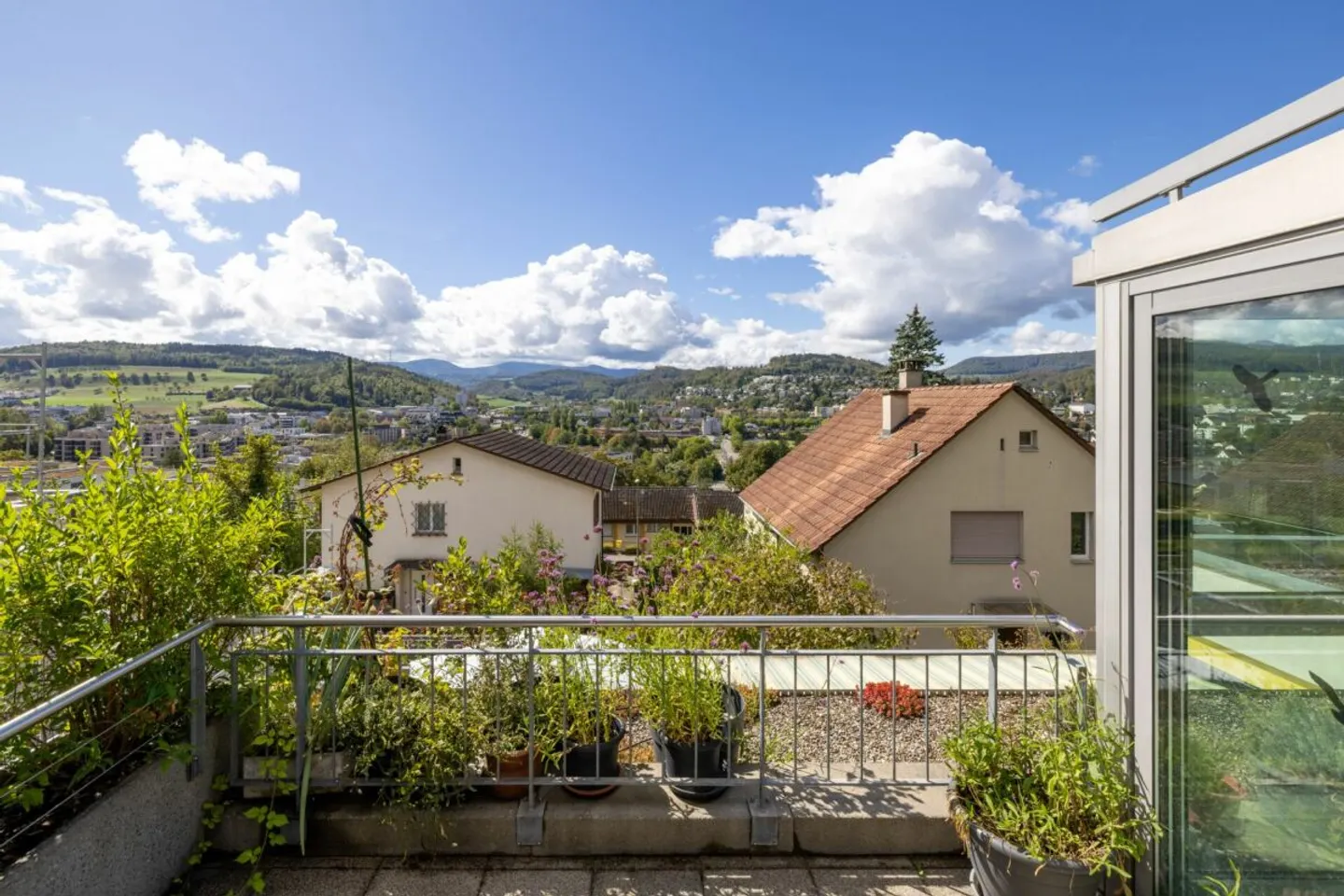 At the Sunny Slope of Liestal: 4.5 Room Terrace Apartment - Photo 13 of 13
