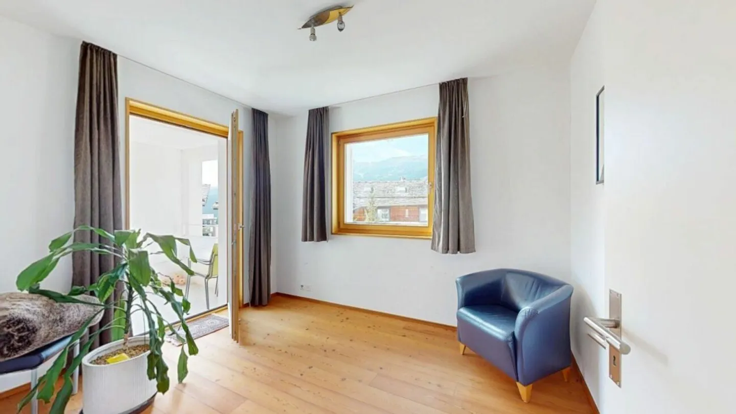 Beautiful 5.5 Room Maisonette Apartment in a Central Location - Photo 7 of 13