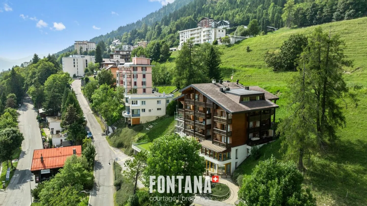 PPE lot consisting of 4 independent studios - Photo 1 of 13