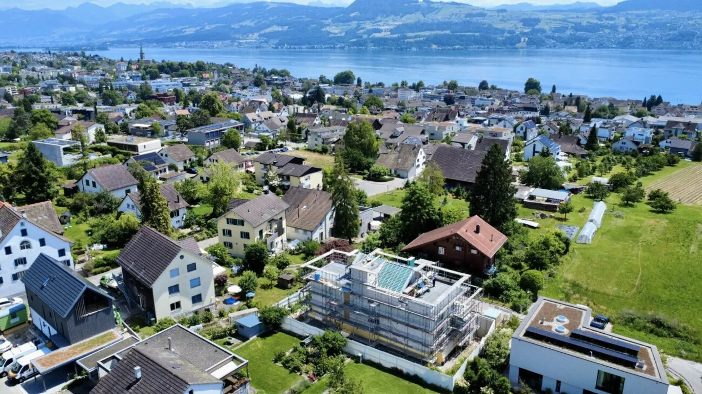 Newly Built Gem in Stäfa: Two Residential Units, Garden, Rooftop Terraces & Lake View - Photo 3 of 13