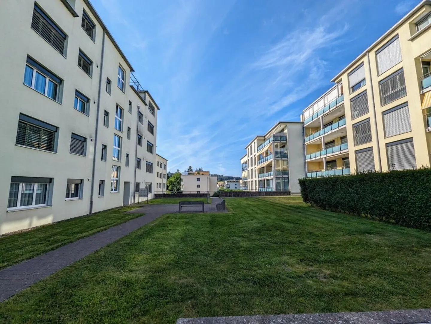 Bright garden apartment in the sought-after "Diamant" development - Photo 11 of 13