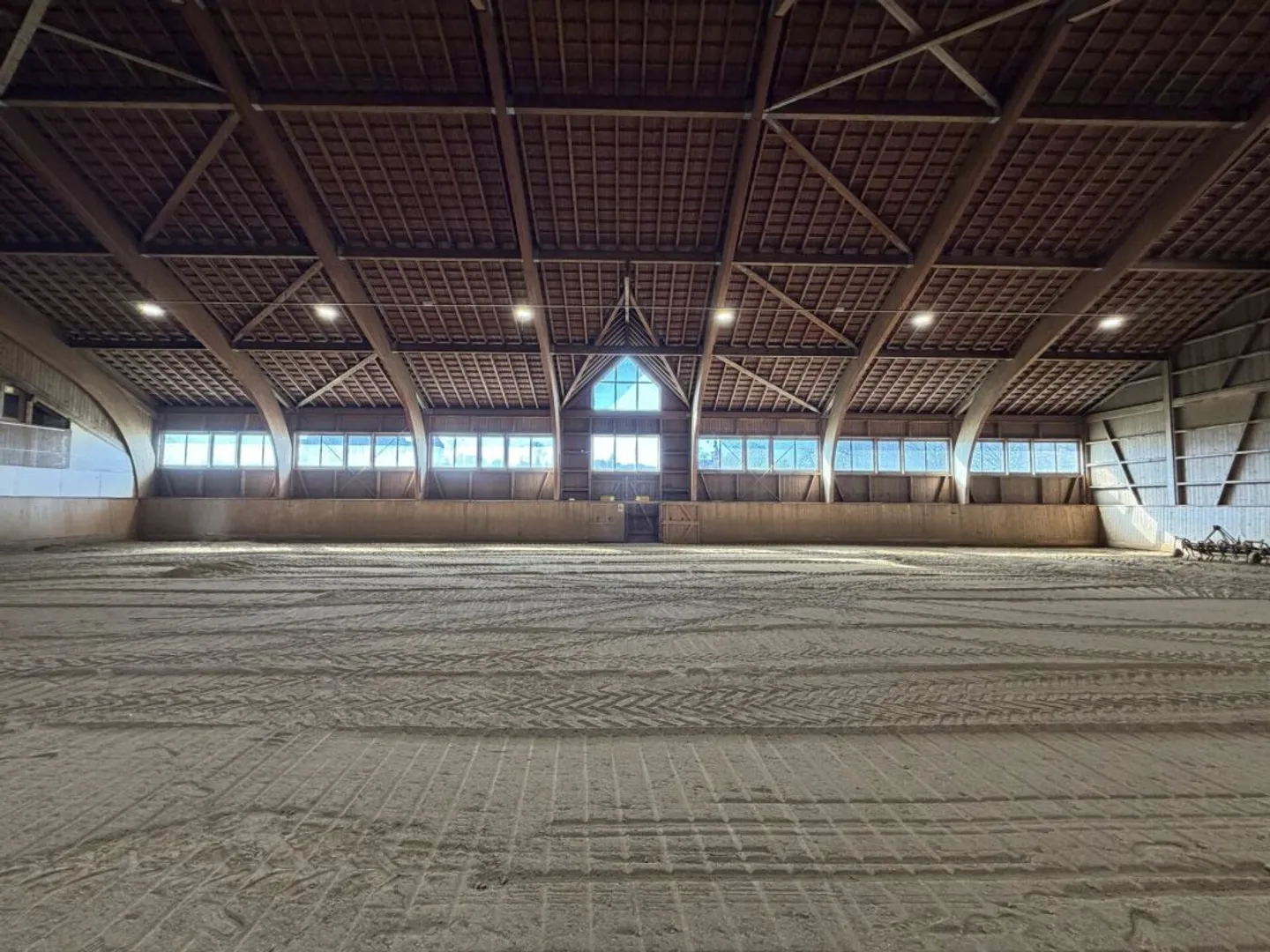 Locataire recherché ! Halle d'équitation Burgdorf incluant le manège - Photo 5 sur 9