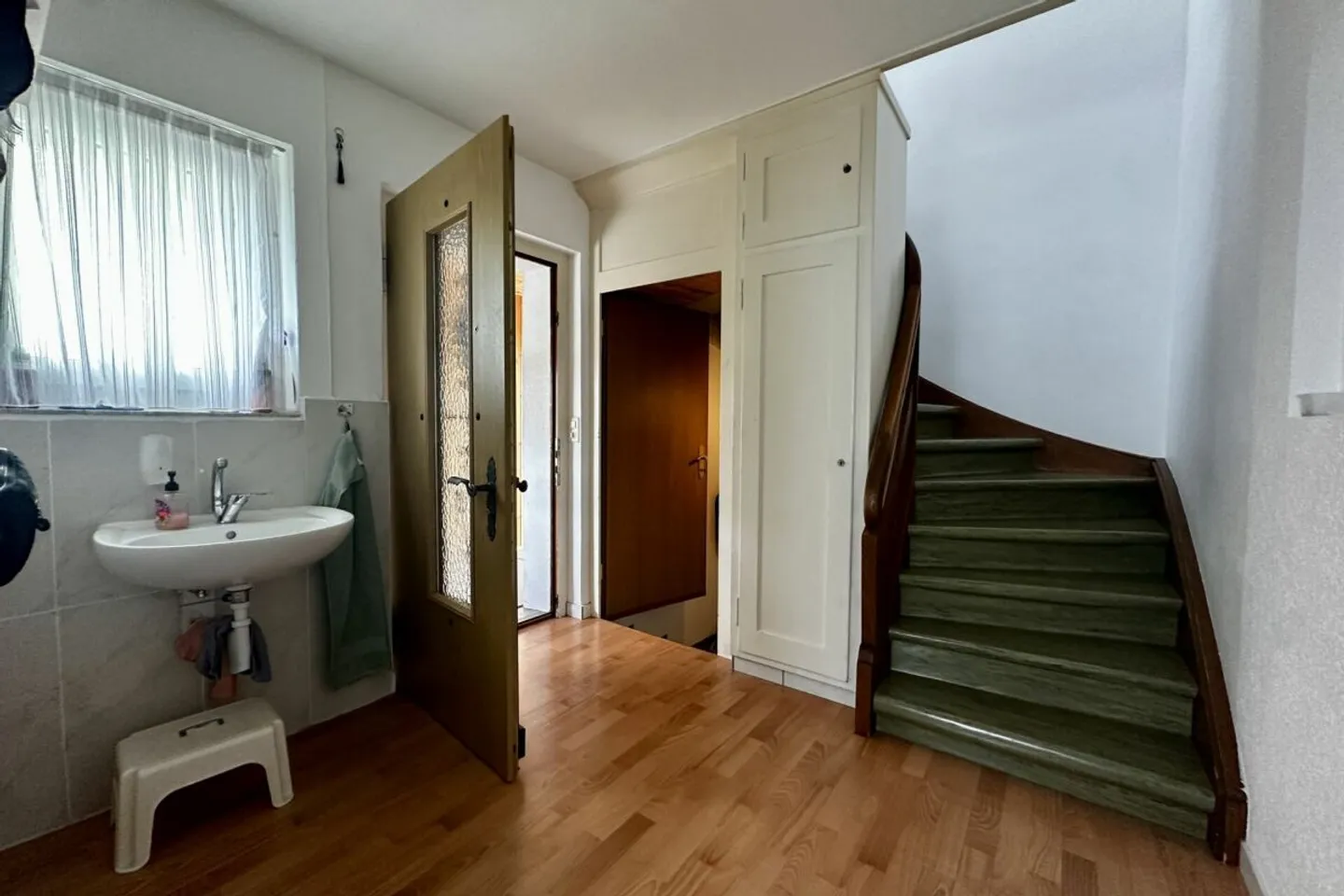 Detached single-family house directly at Lenzburg train station - Photo 8 of 13
