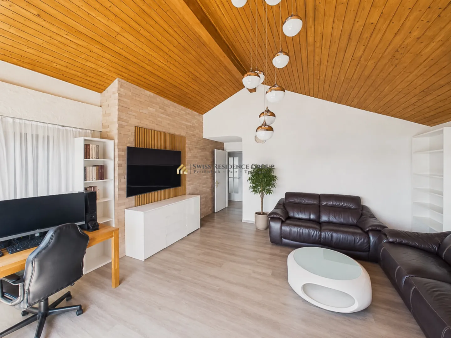 Wohnen mit Weitsicht: 7.5-Zimmer Einfamilienhaus mit Pool und grossem Garten - Photo 13 of 13