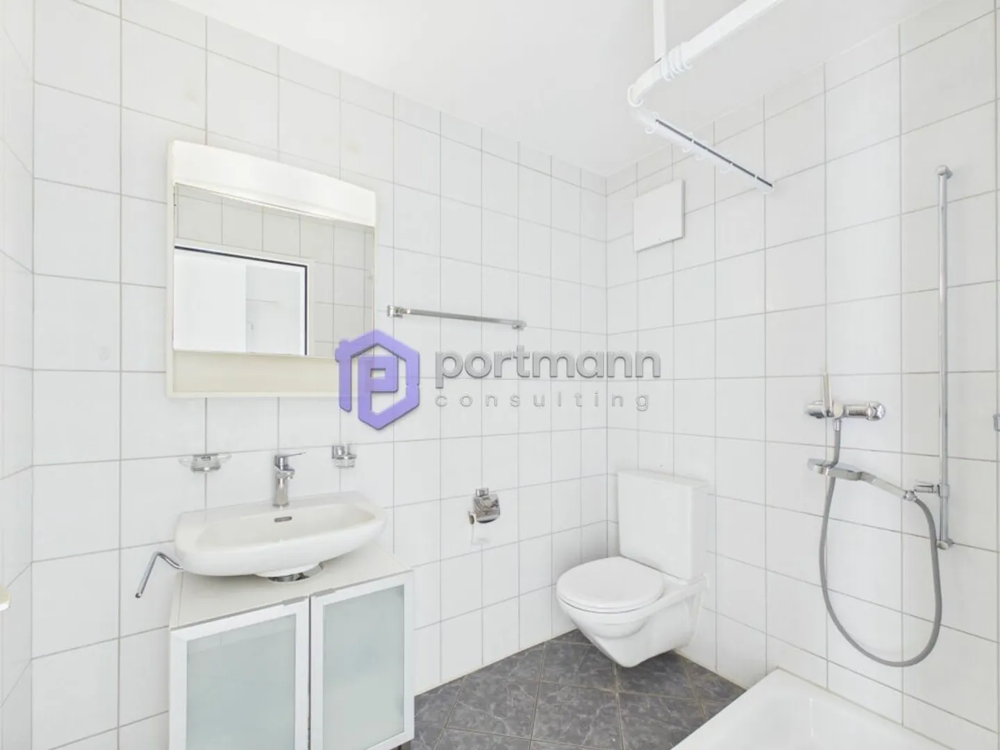 Casa unifamiliare a schiera continuamente ristrutturata e convertita - Foto 8 di 13