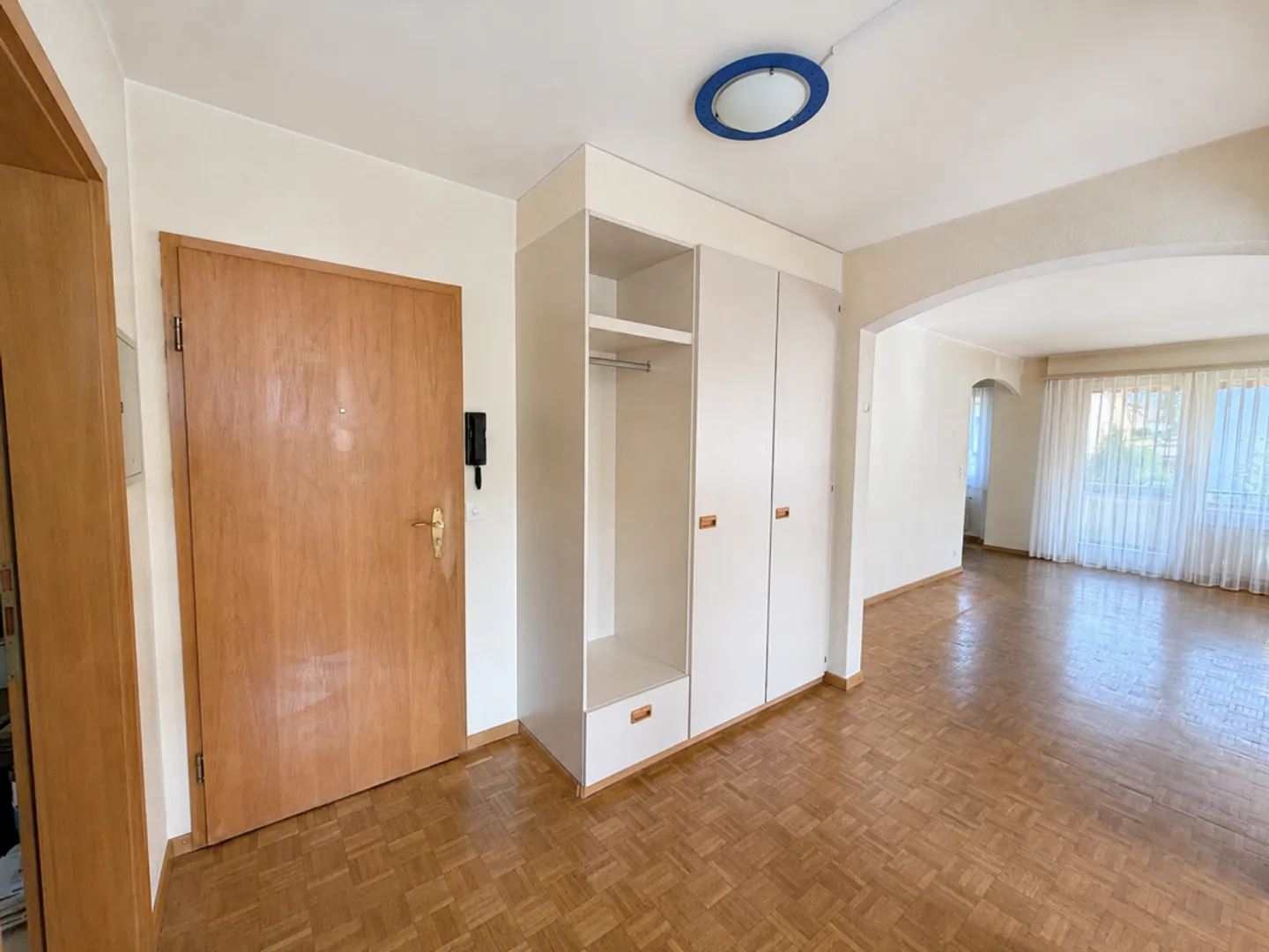 Space for Your Ideas: Bright 3.5-Room Corner Apartment in Oberdorf BL - Photo 11 of 13