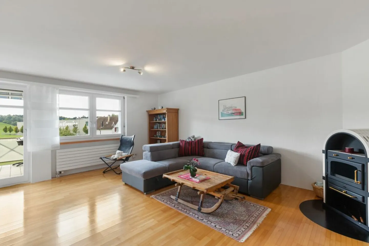 Appartement 3.5 pièces bien entretenu avec balcon ensoleillé et vue sur la verdure - Photo 1 sur 13
