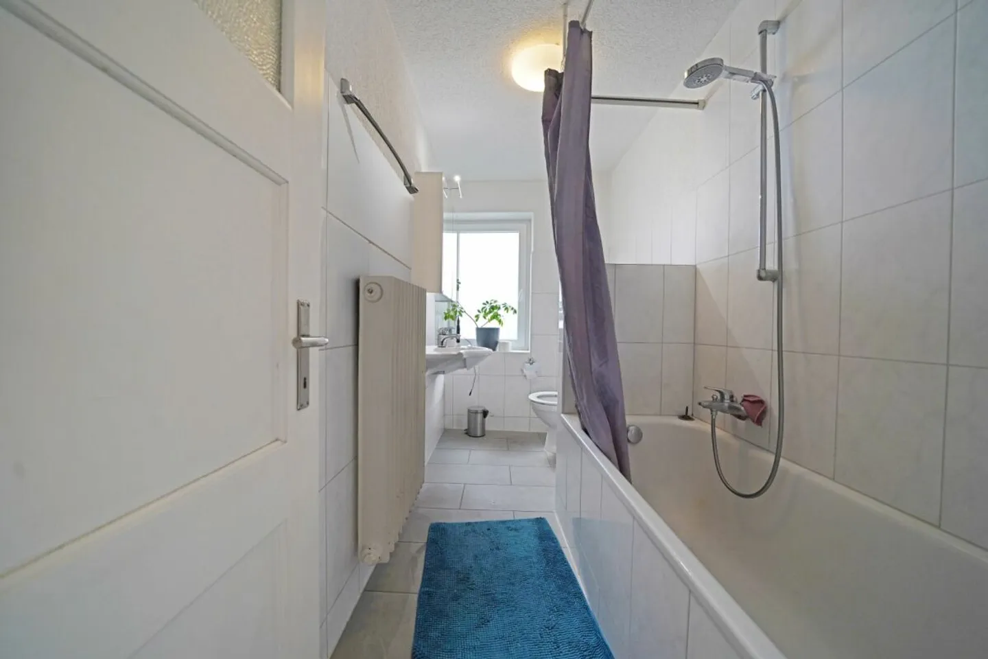 Casa multifamiliare completamente affittata in posizione privilegiata 4,9% di rendimento lordo con potenziale di sviluppo - Foto 6 di 13