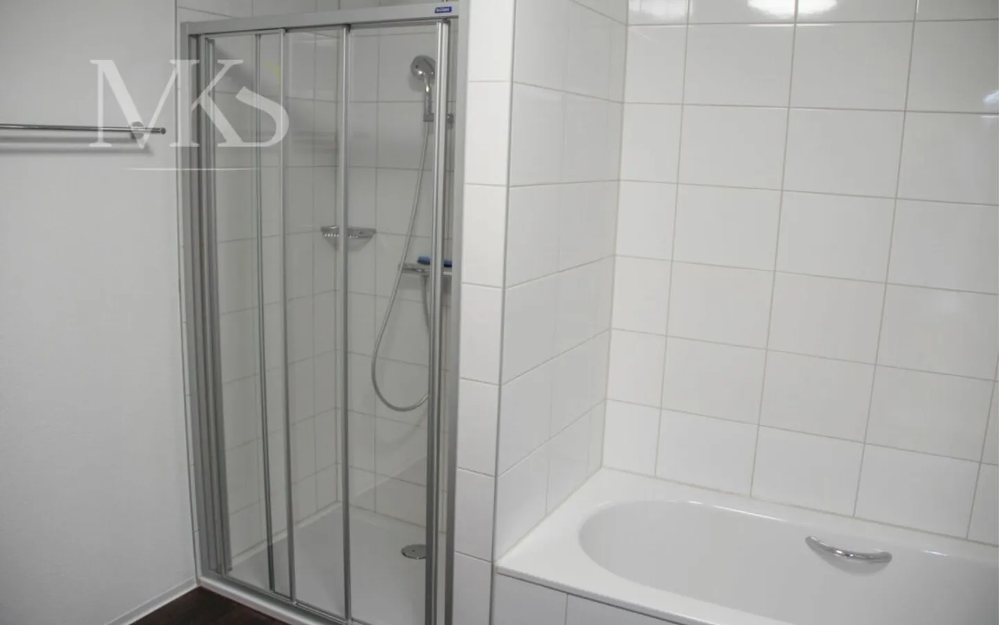Modernes Apartment mit grossem Balkon - Foto 7 von 12