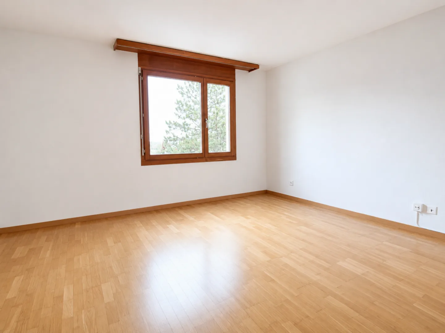Spacious 5.5-room apartment with fireplace and sunny balcony - Photo 9 of 13