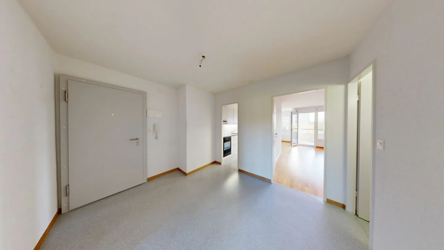 Appartamento 4.5 stanze parzialmente ristrutturato al 6° piano a Ittigen - Foto 2 di 10
