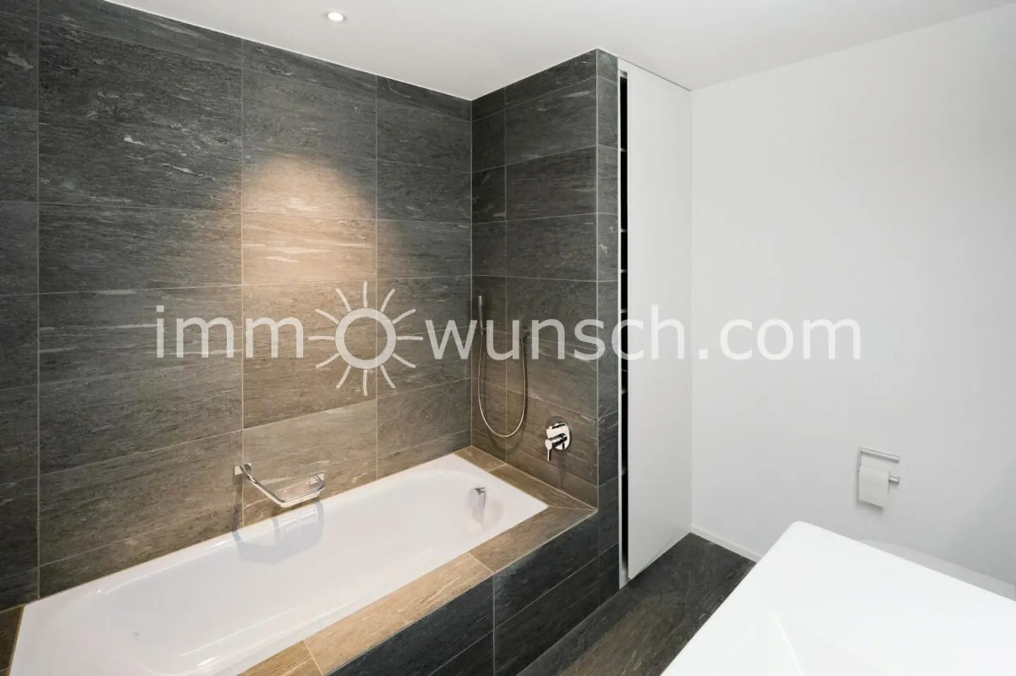 Condominio moderno e spazioso di 4 ½ stanze - Foto 8 di 11