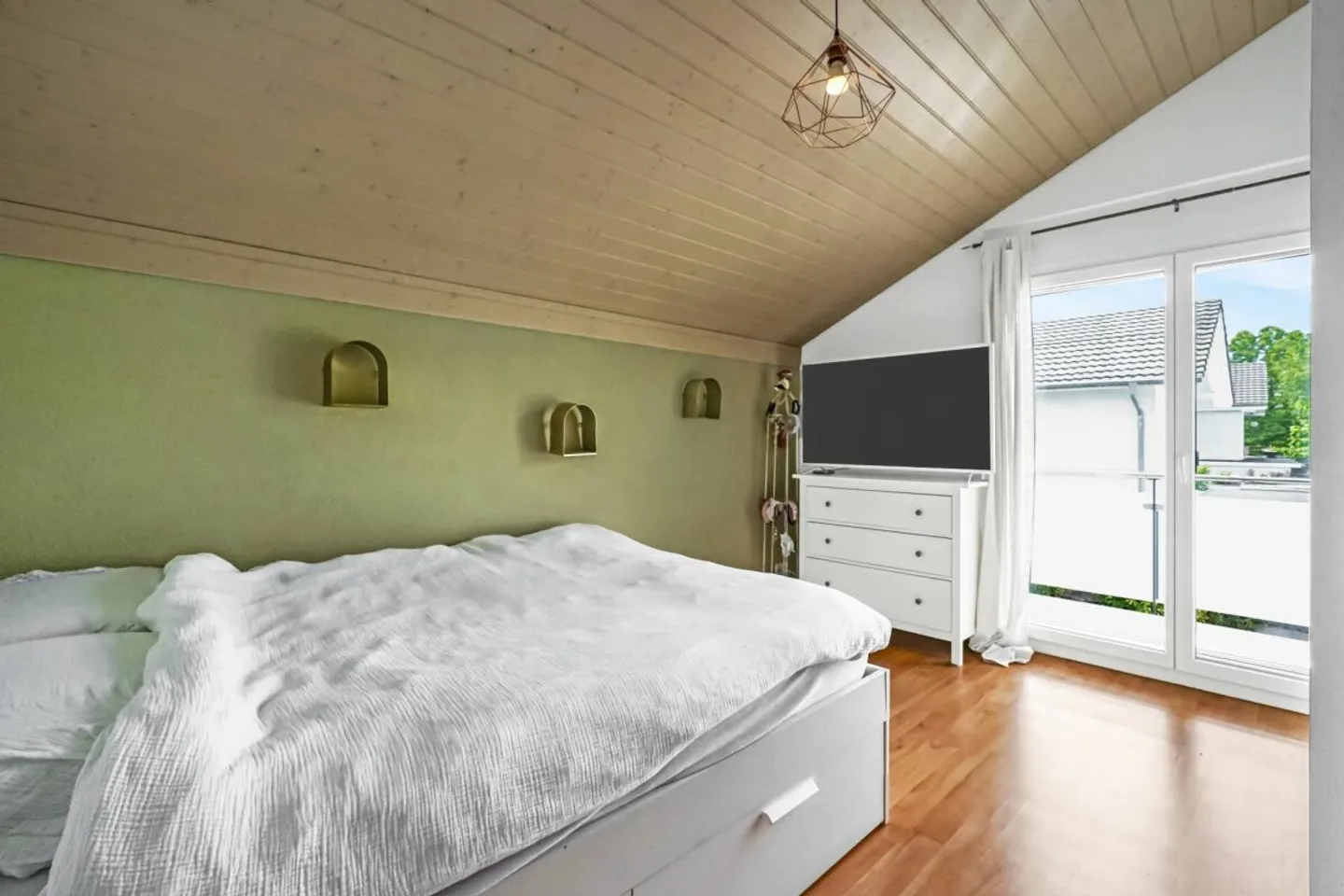 Affordable Single-Family Home in a Quiet Location in Ulmiz - Photo 8 of 13
