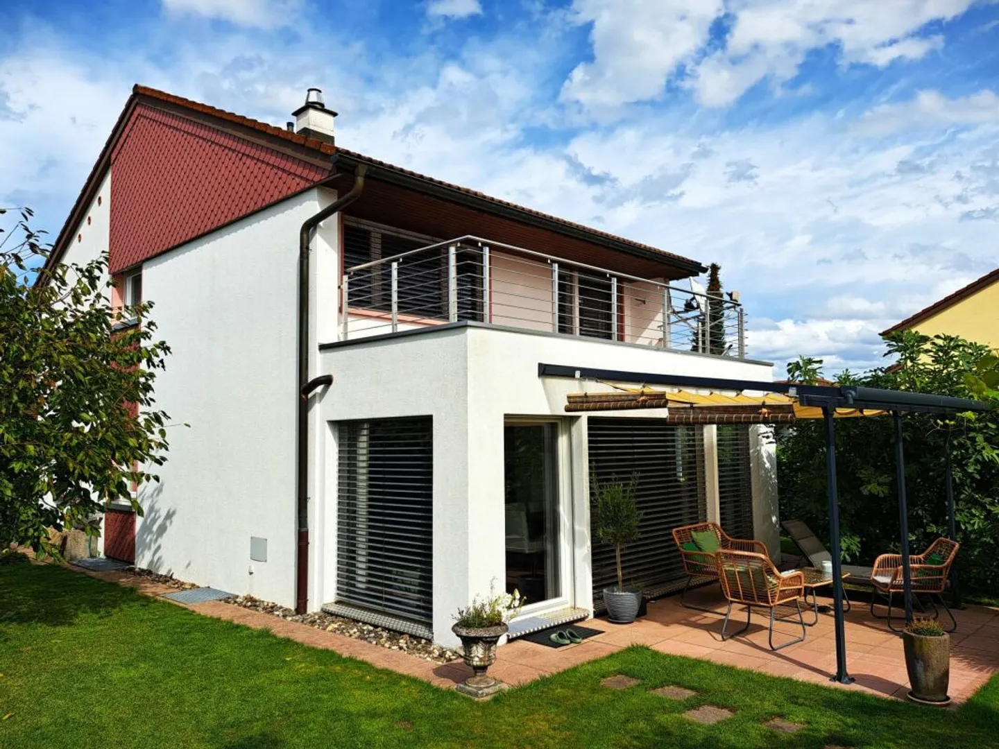 Maison individuelle familiale avec jardin paradisiaque - Photo 1 sur 13