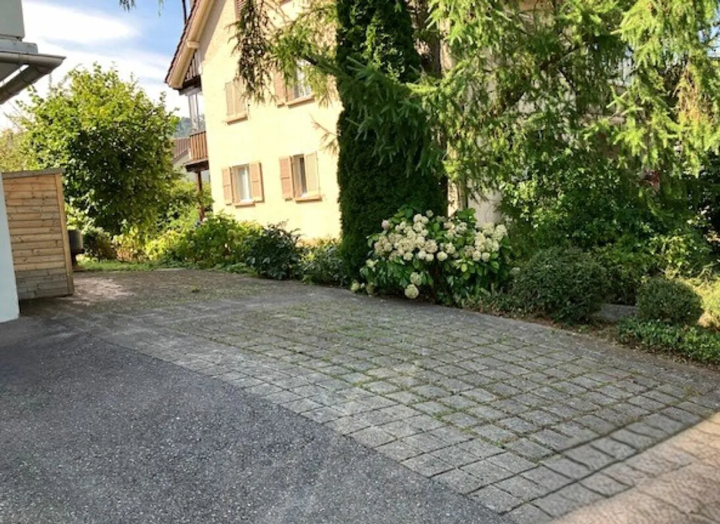 Grosser Aussenparkplatz in Kriens - Foto 2 von 4