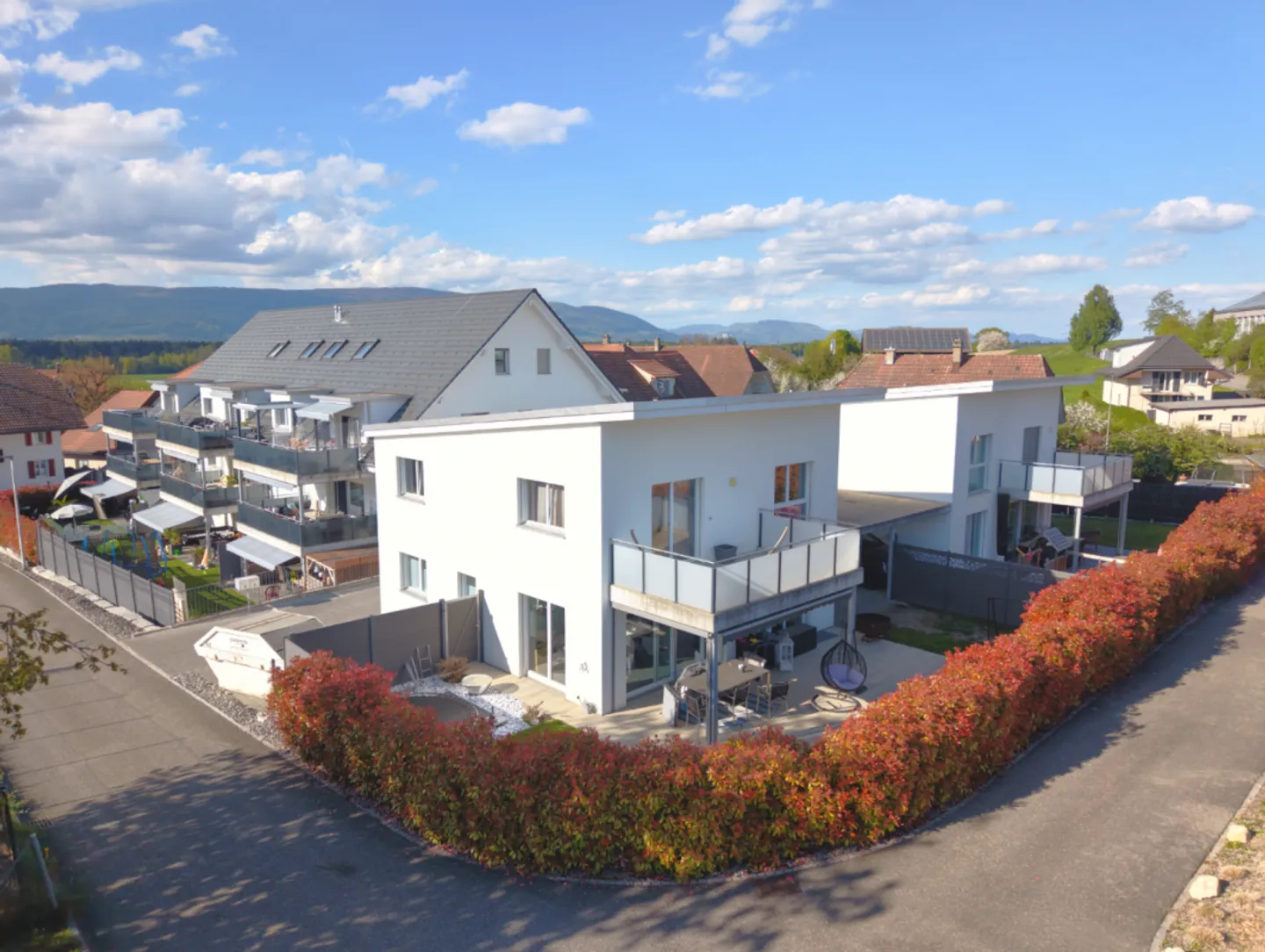 Maison familiale spacieuse avec jardin - Photo 1 sur 7