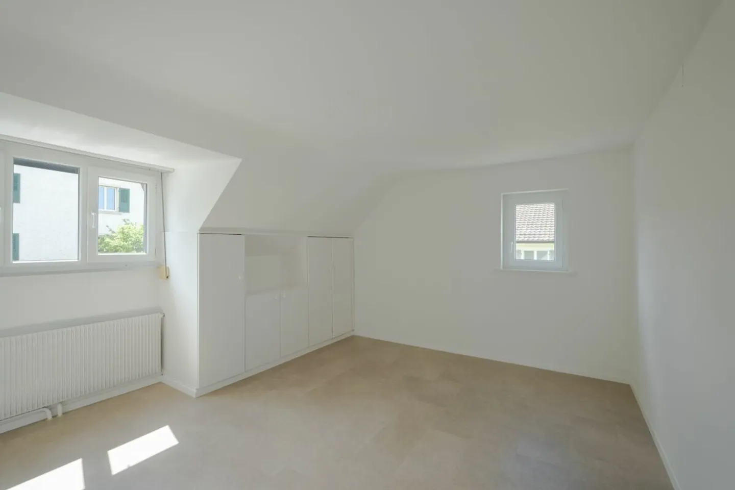 Modernized Row House for Families or Couples - Photo 10 of 13