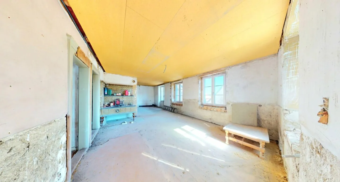 Une maison avec une histoire ! Ferme avec grange, charme et énorme potentiel - Photo 7 sur 13