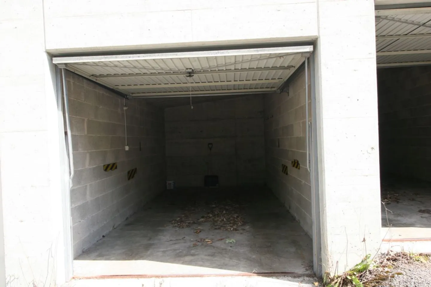 Garage Individuel à Louer - Photo 2 sur 2