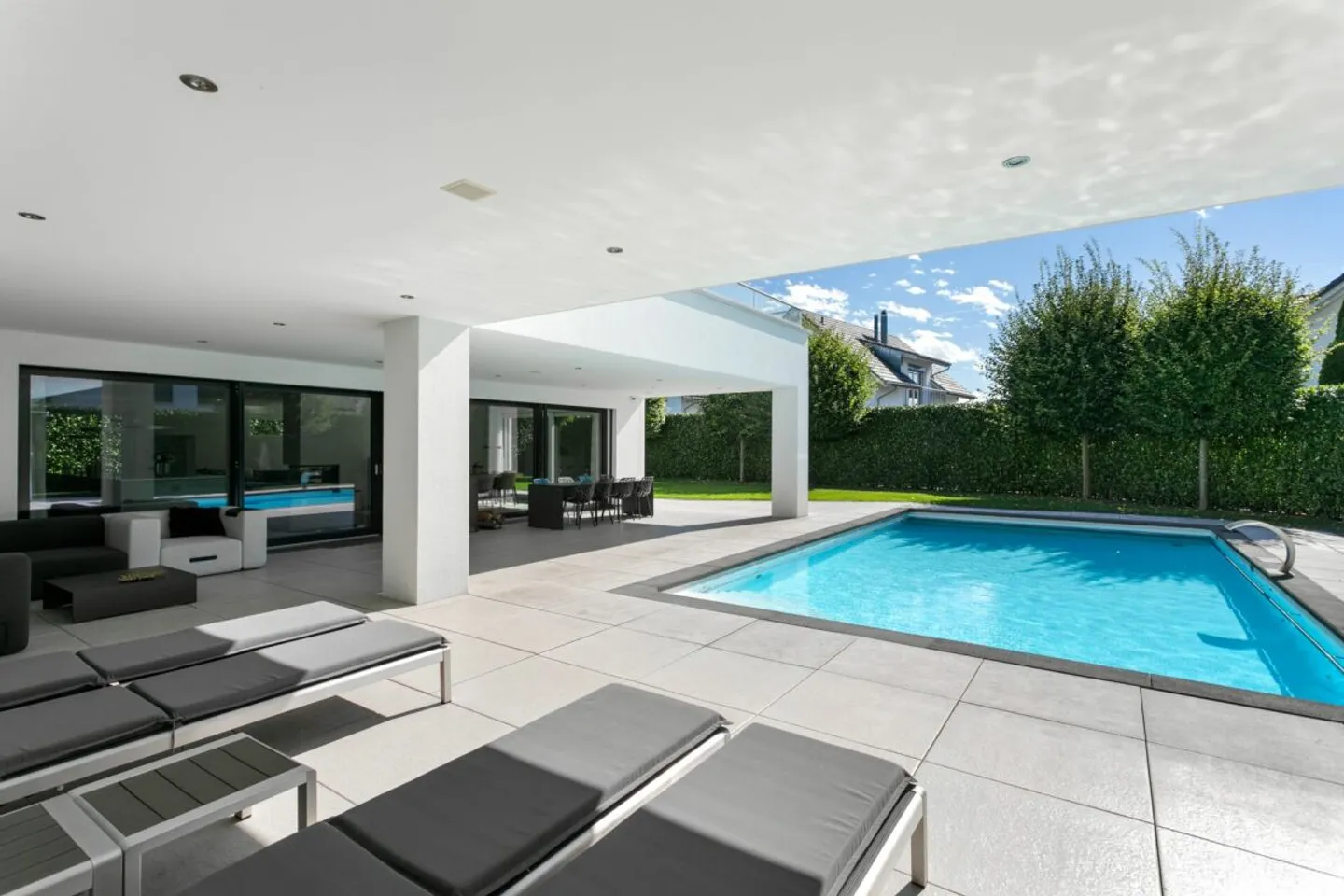 Villa de Luxe Moderne avec Grande Garage Souterrain - Photo 8 sur 13