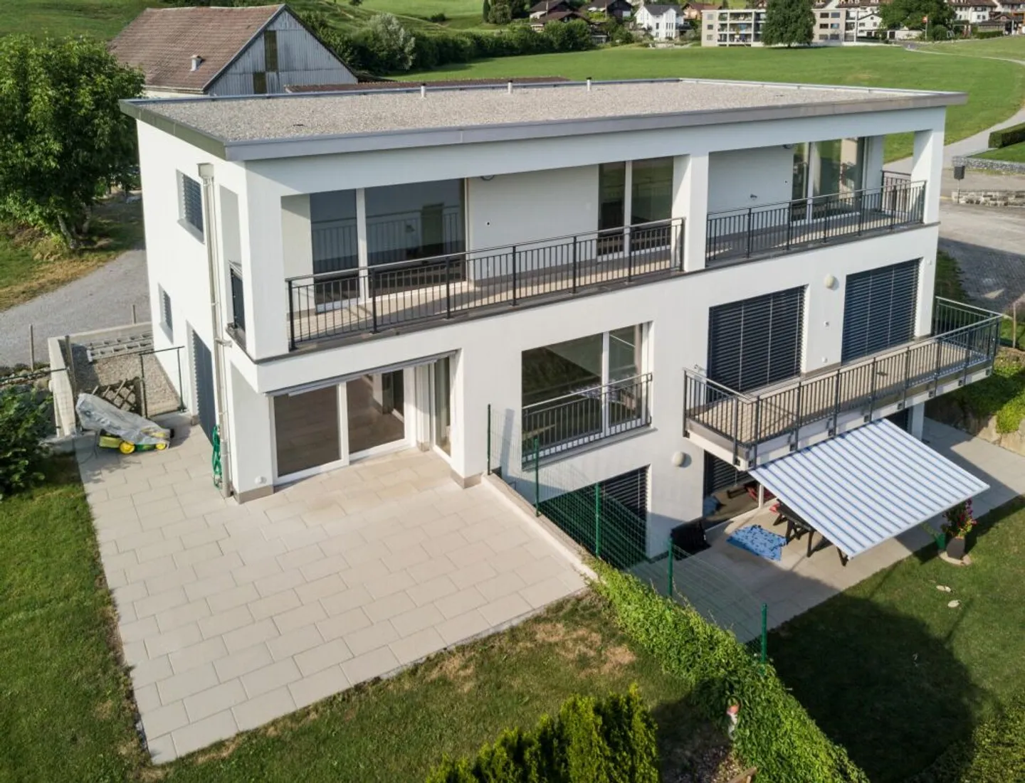 Einfamilienhaus mit Einliegerwohnung - Foto 1 von 10