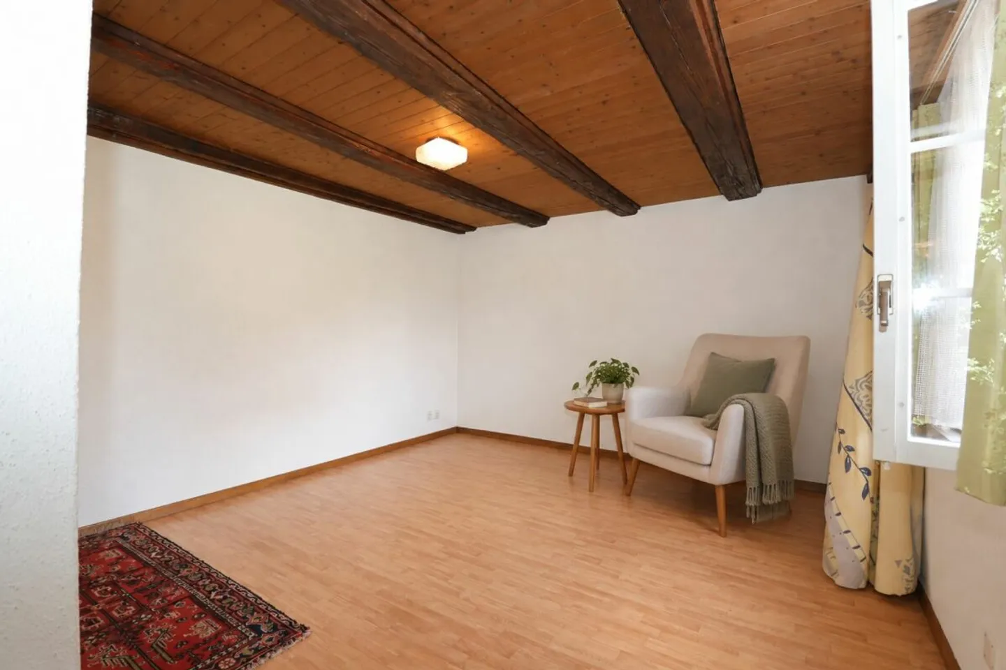 Casa bifamiliare con stalla e terreni agricoli a Wettingen - Foto 3 di 13