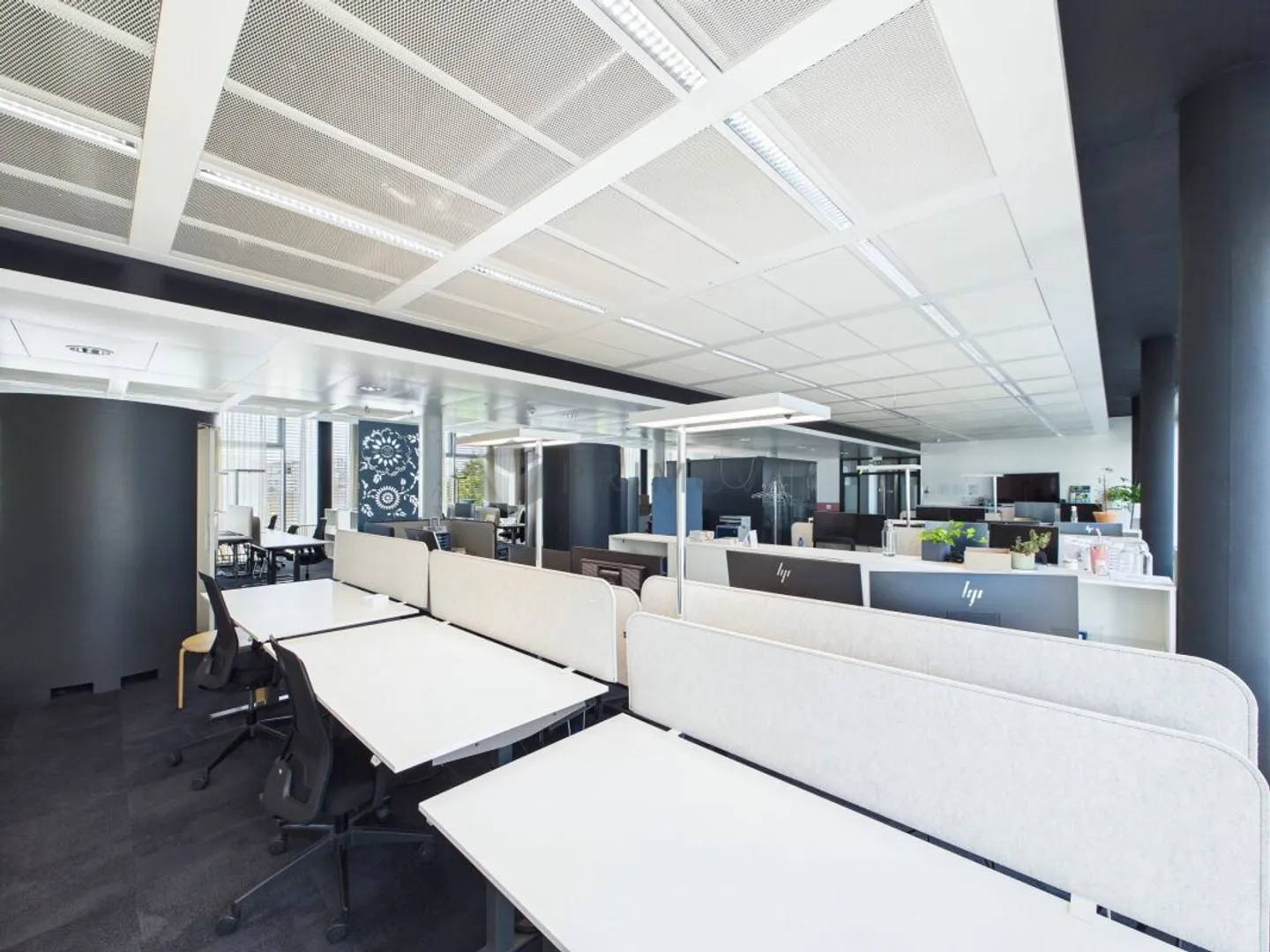 Attractive and bright office space in the best location in Zurich Oerlikon - Photo 10 of 13