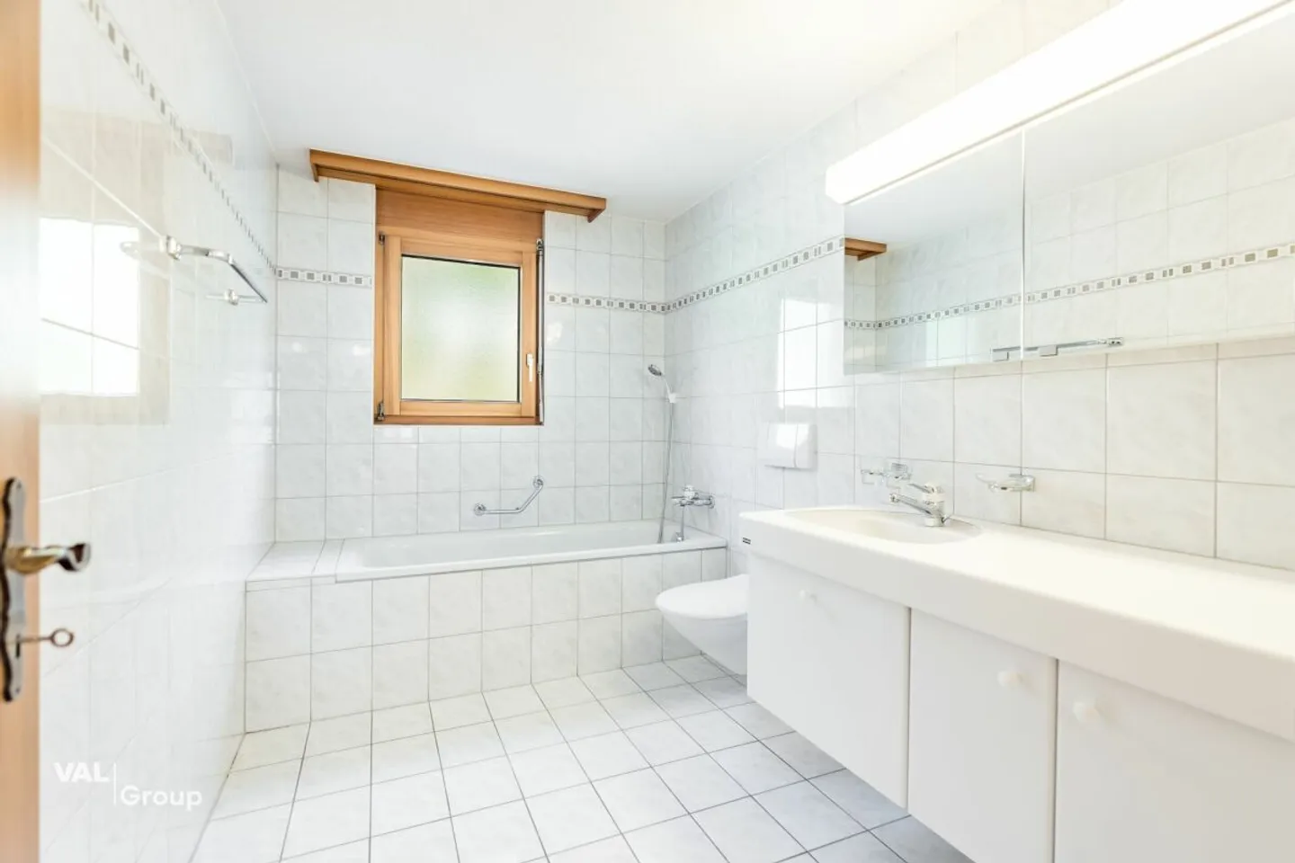 Stylishly renovated 4.5-room apartment in a quiet location in Raron - Photo 9 of 13