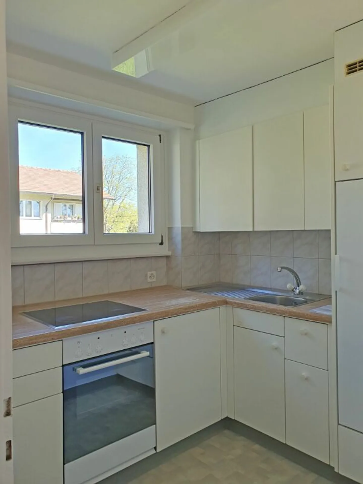 Appartement rénové et lumineux avec balcon bien ensoleillé - Photo 6 sur 13