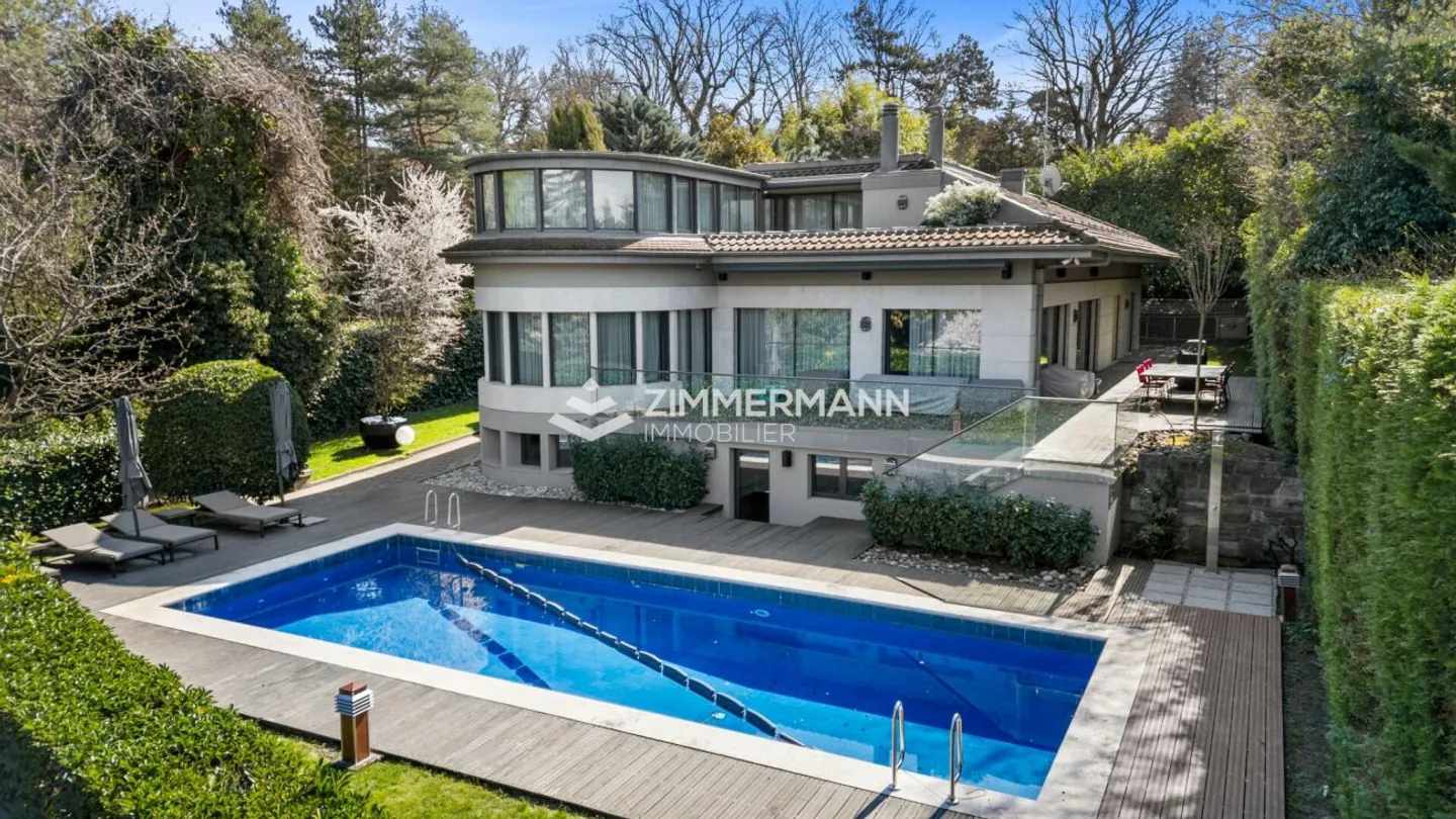 Villa in Cologny - Photo 1 of 9