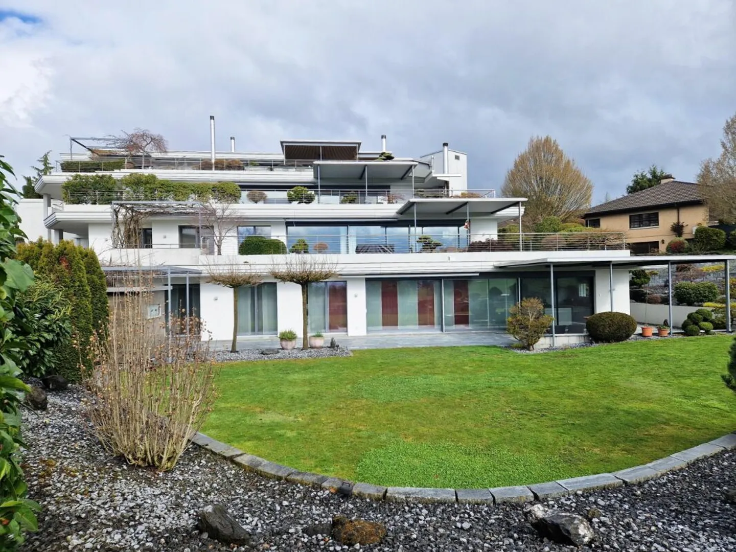 Grandiose, luxurious terrace apartment with mountain views - Photo 13 of 13