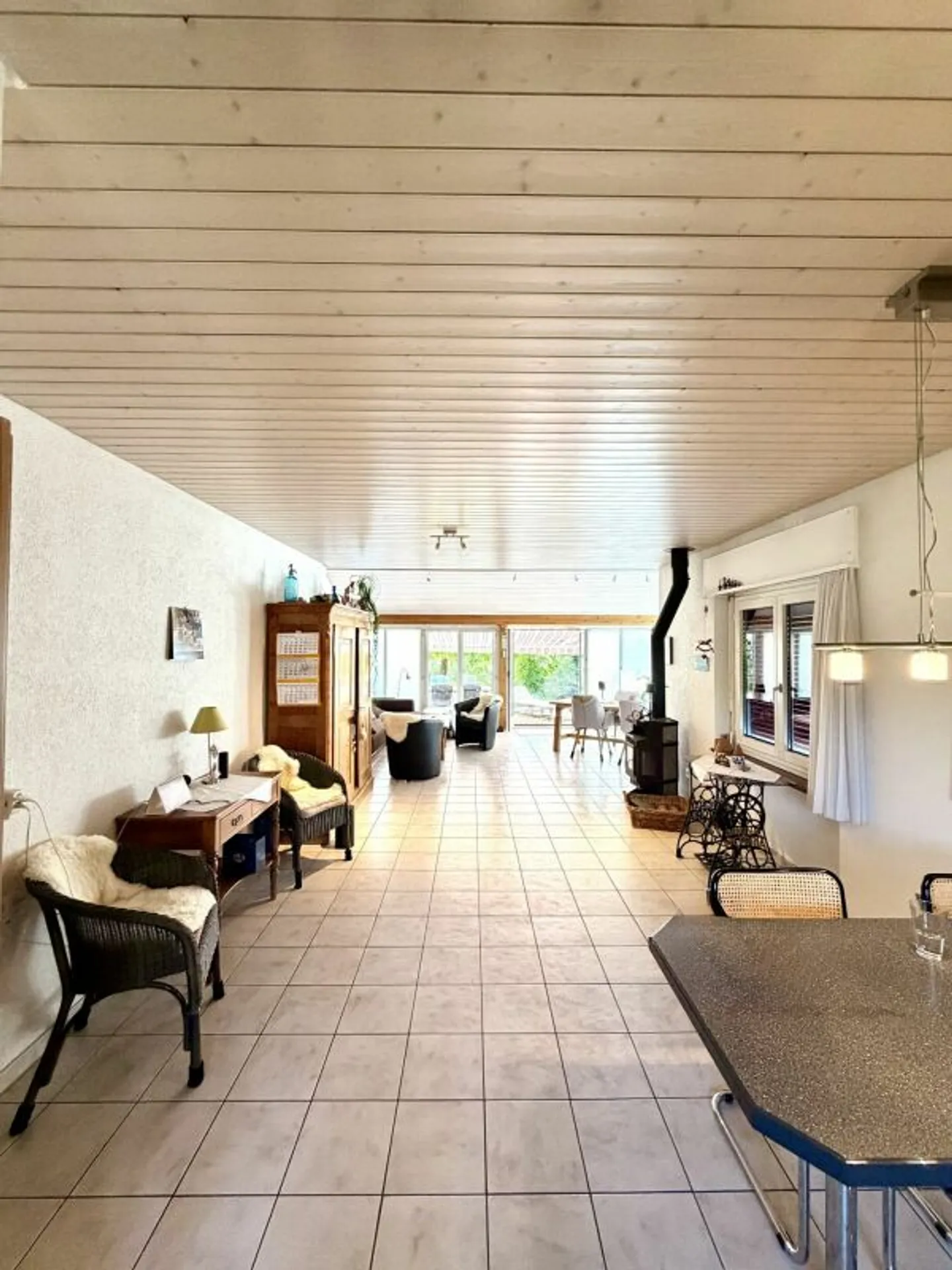Maison individuelle attrayante avec jardin bien entretenu ! - Photo 2 sur 13