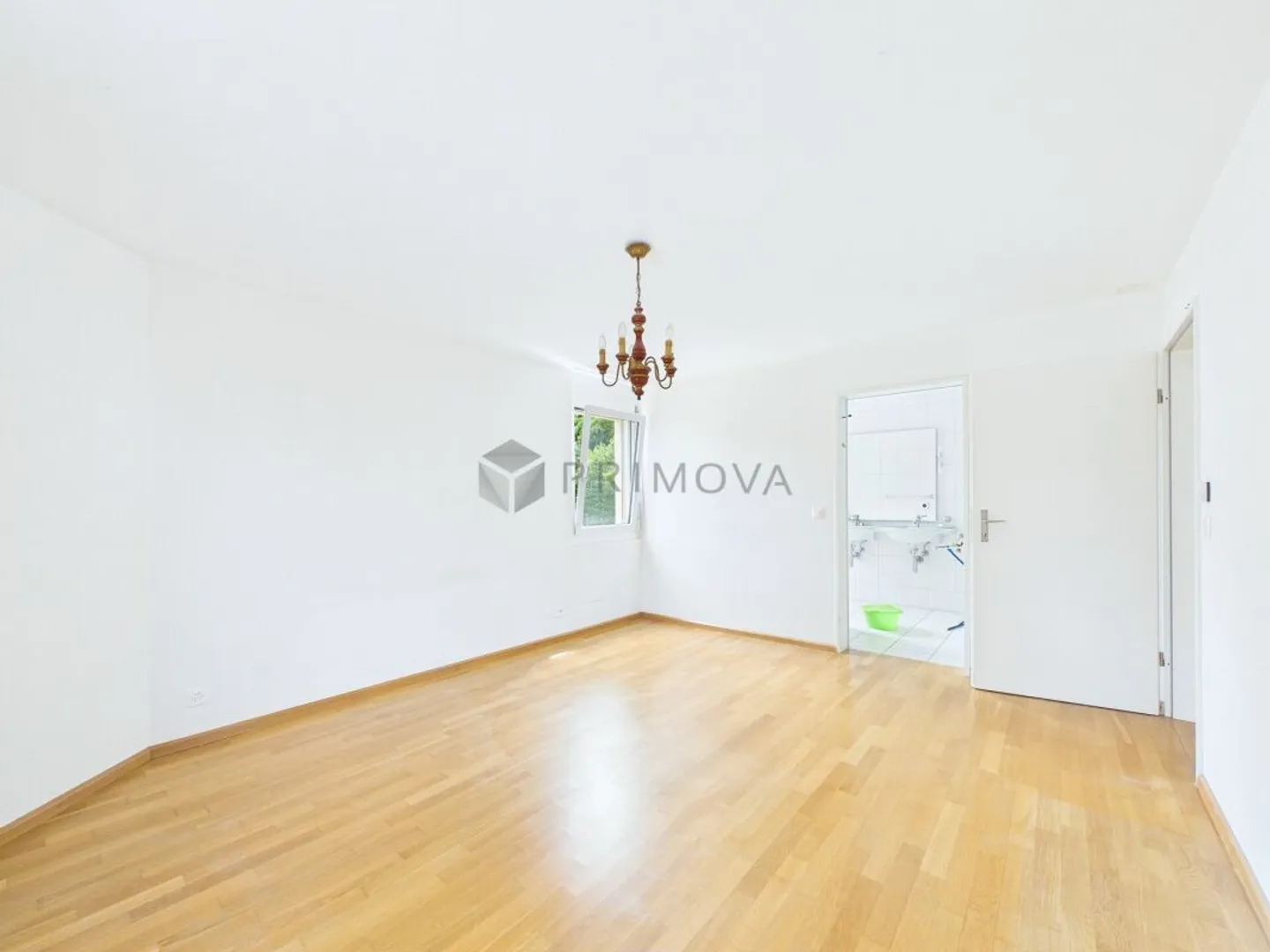 Quiet living with a spacious outdoor area - Photo 6 of 11