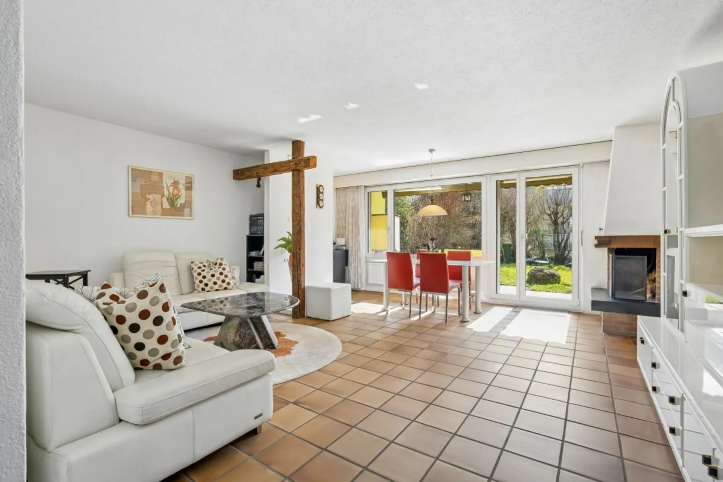 Casa a schiera ben tenuta con giardino a Wilen vicino a Wollerau - Foto 8 di 13