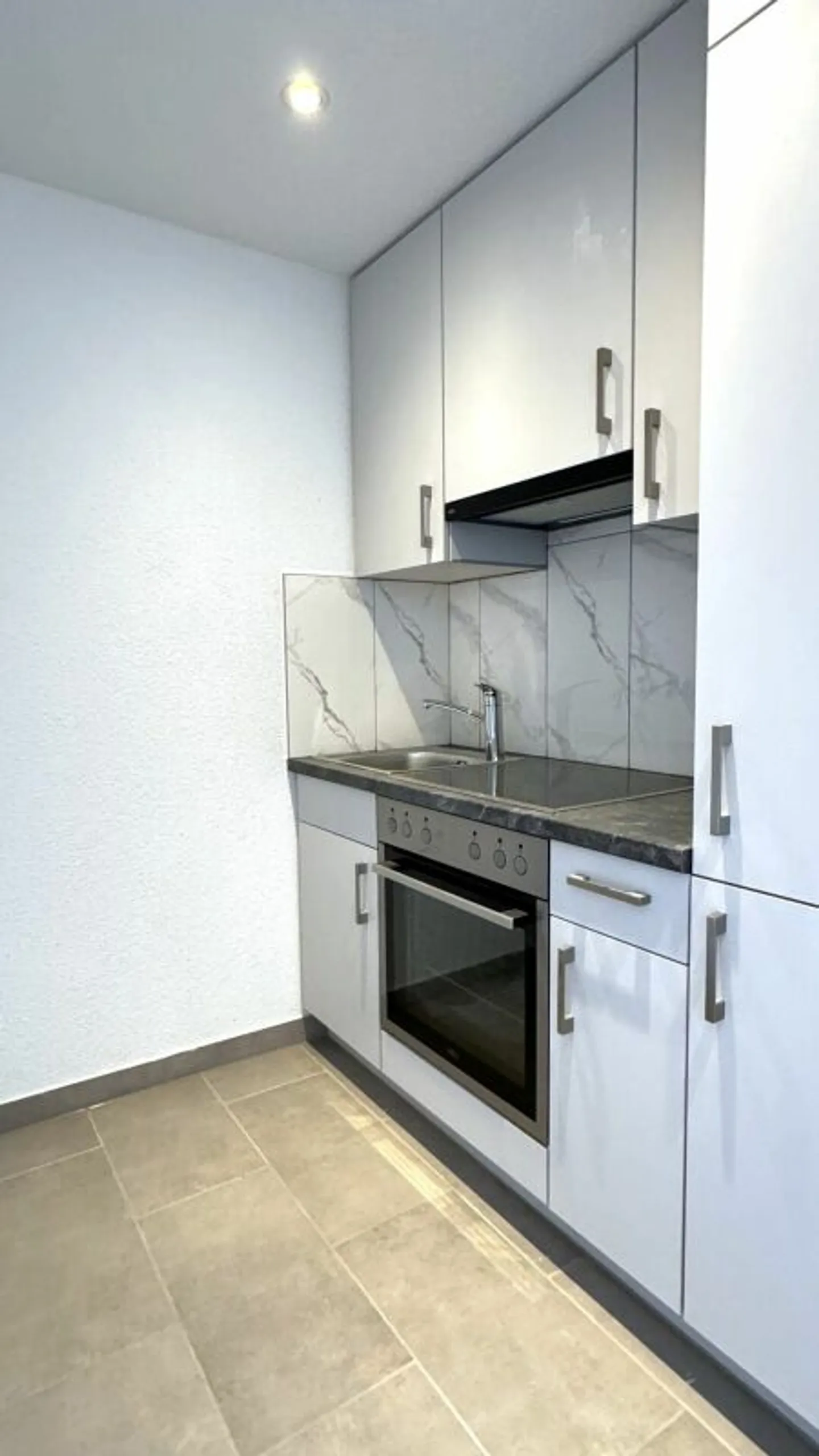 Appartement 2 chambres  moderne à La Chaux-de-Fonds - Idéal pour étudiant &amp; première occupation après rénovation complète - Photo 10 of 12