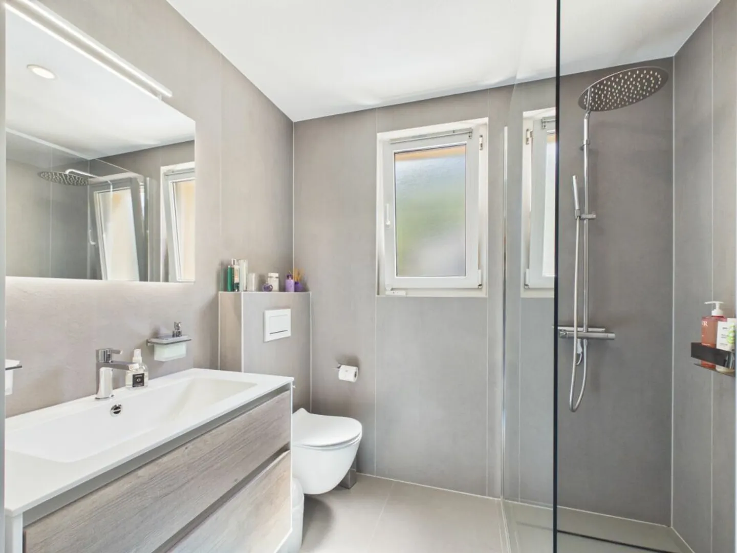 Bright single-family house with large garden and swimming pool - Photo 13 of 13